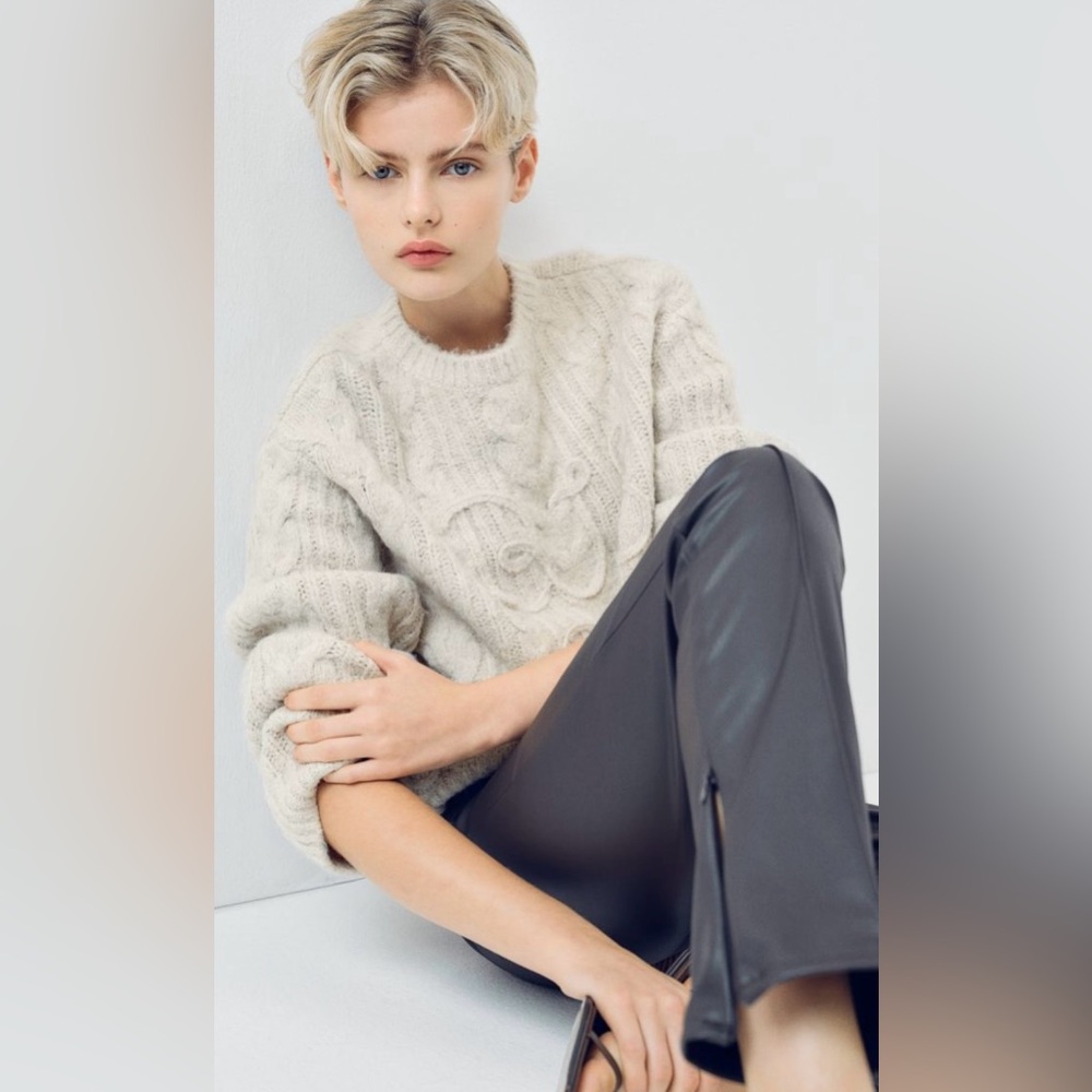 NWT ‘BISOU’ Embroidered Cable Knit Sweater Ivory Beige L